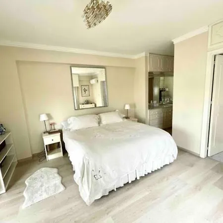 Queen Olga 2 Bdr In By Platform 357 Nicosia